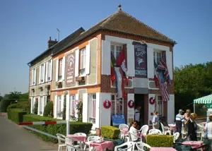 Café Gondrée, Bénouville