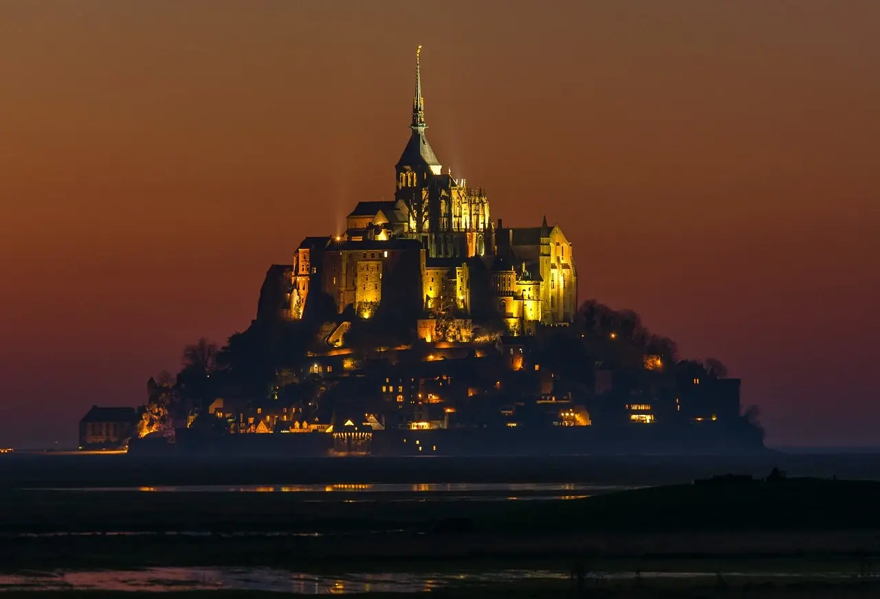 Mont Saint Michel by night