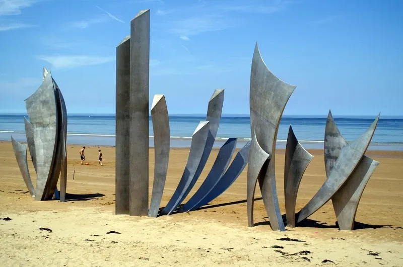 Monumental sculpture “the brave” at Omaha Beach, Normandy